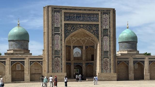 MAJLIS @ANU | Mosques, Madrassas, Mausoleums, Mountains, Manti – and fat tailed sheep: Travels and conversations in Uzbekistan, Kazakhstan and Kyrgyzstan.