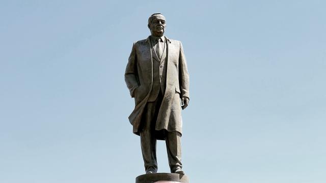 Statue of Islam Karimov