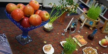 'Nowruz-etaan Piruz' - 'Sale now Mobarak'